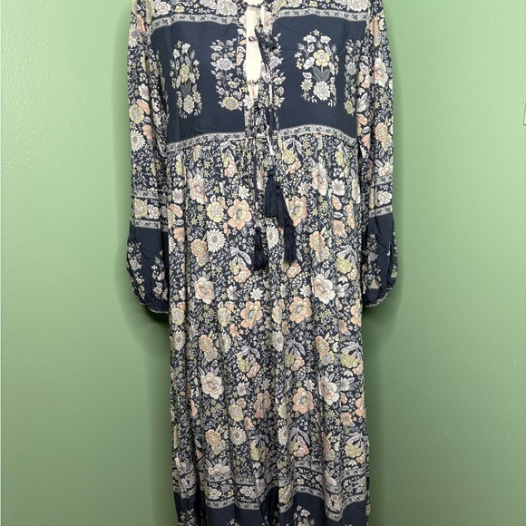 R Vivimos Dresses & Skirts - nwt R Vivimos boho Elegant Floral Long Sleeve Dress - Navy and Cream medium